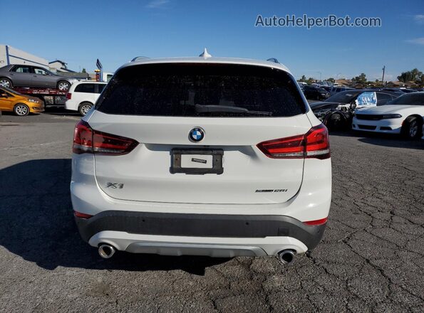 WBXJG7C08L5R83055 2020 BMW X1 White Widok z tyłu
