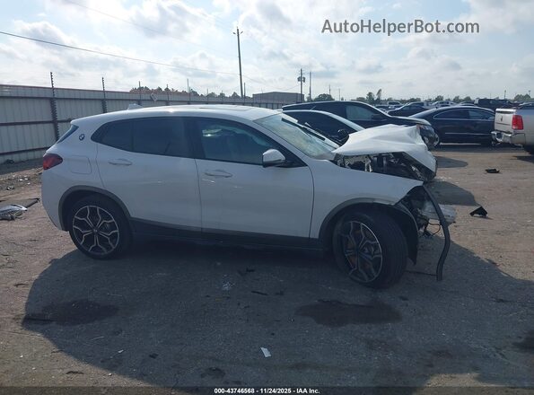WBXYH9C06M5S52875 2021 BMW X2 White Вид задньої частини салону