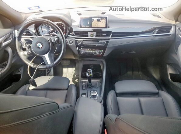 WBXYH9C09M5S36041 2021 BMW X2 Black Vista del salpicadero