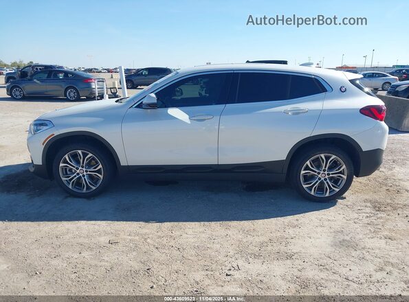 WBXYJ1C01N5T41941 2022 BMW X2 White სალონის 360-გრადუსიანი ხედი