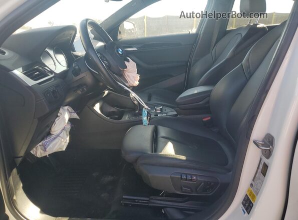 WBXYJ1C02L5P34876 2020 BMW X2 White Widok wnętrza z przodu