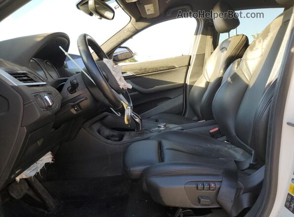 WBXYJ1C05L5P69847 2020 BMW X2 White Vista interior delantera