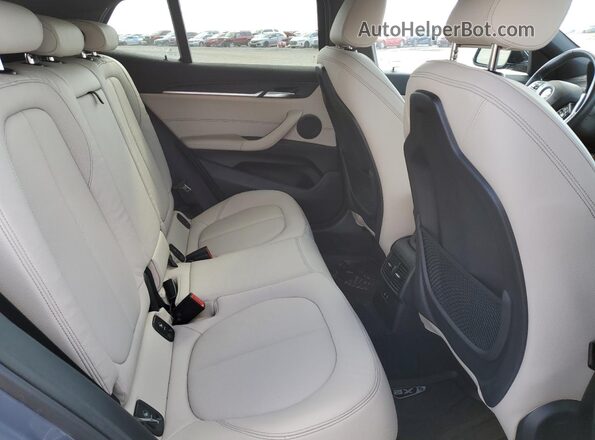 WBXYJ1C0XP5V23124 2023 BMW X2 Gray Vista interior trasera