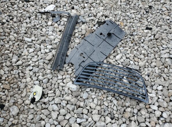 WBY2Z2C38HV676743 2017 BMW I8 Gray Engine compartment view