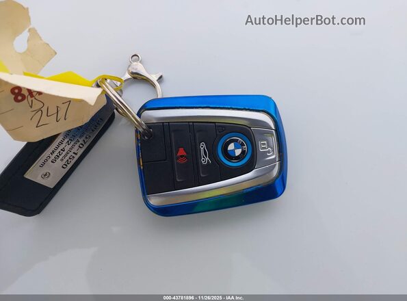 WBY2Z2C5XGV675674 2016 BMW I8 Серый Вид панели приборов