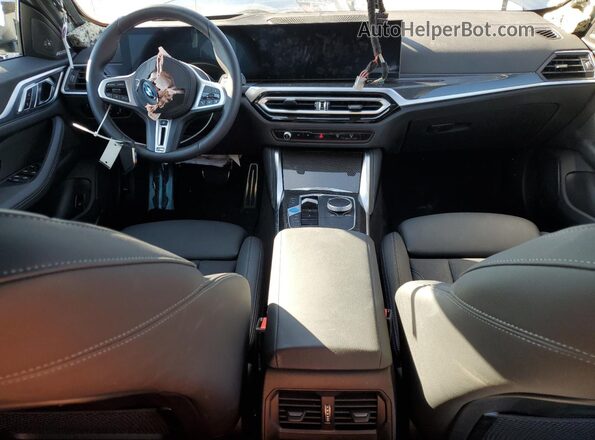 WBY33AW05RFS38937 2024 BMW I4 Gray Widok deski rozdzielczej
