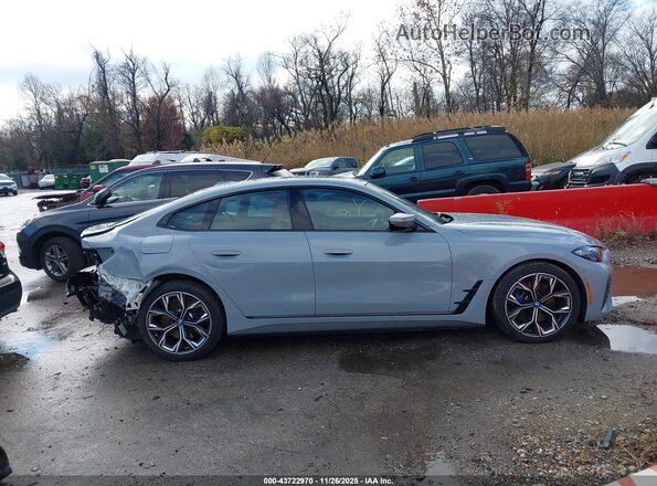 WBY33AW08RFT02632 2024 BMW I4 Light Blue უკანა სალონის ხედი