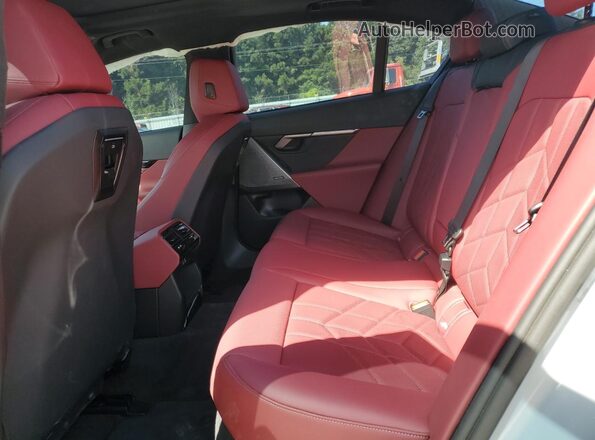 WBY33FK04RCR43720 2024 BMW OTHER Silver Widok tylnych siedzeń