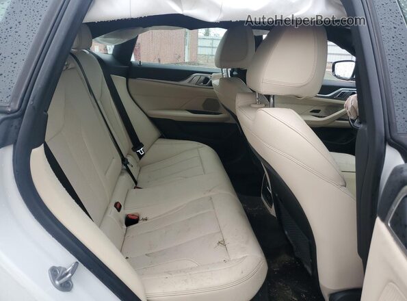 WBY43AW09PFP47866 2023 BMW I4 White Vista de los asientos traseros