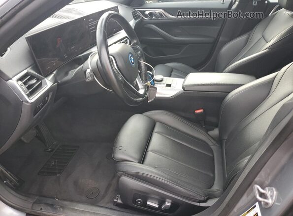 WBY73AW00NFN08359 2022 BMW I4 Gray Вид салону спереду