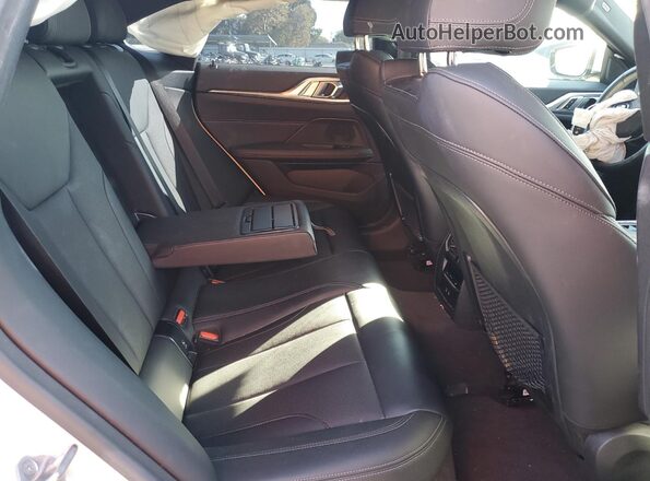 WBY73AW00NFN10810 2022 BMW I4 White Widok tylnych siedzeń