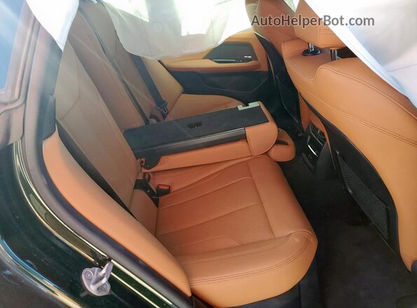 WBY73AW02RFR57337 2024 BMW I4 Green Widok tylnych siedzeń