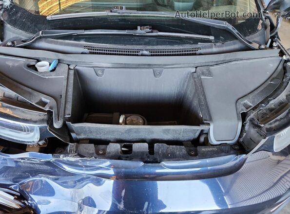 WBY7Z2C58JVE61833 2018 BMW I3 Blue Rear interior view