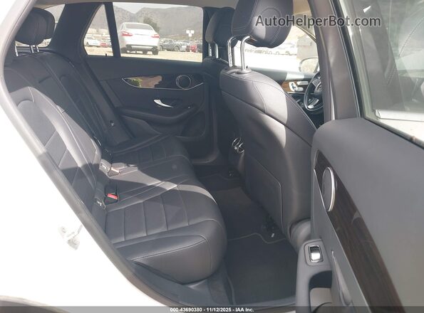 WDC0G4JB4GF032440 2016 MERCEDES-BENZ GLC 300 White VIN კოდის სტიკერის ხედი