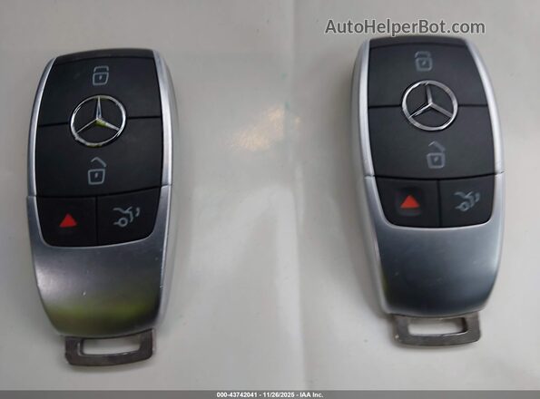 WDC0G8EB8LF680195 2020 MERCEDES-BENZ GLC 300 Blue Առջևի վահանակի տեսք