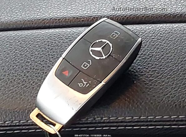 WDC4M4HB6LW010935 2020 MERCEDES-BENZ GLB-CLASS White Առջևի վահանակի տեսք