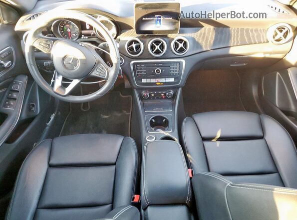 WDCTG4EB0LU021349 2020 MERCEDES-BENZ GLA Black Dashboard view