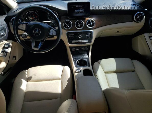 WDCTG4EB3KJ551881 2019 MERCEDES-BENZ GLA White Вид панелі приладів