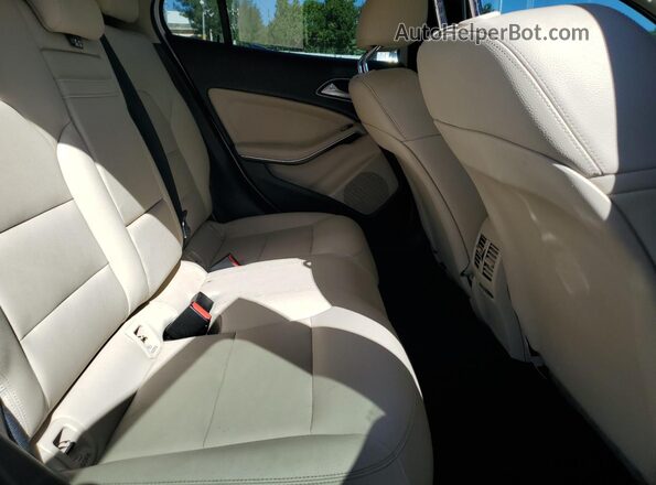 WDCTG4EB3KJ551881 2019 MERCEDES-BENZ GLA White Вид задньої частини салону