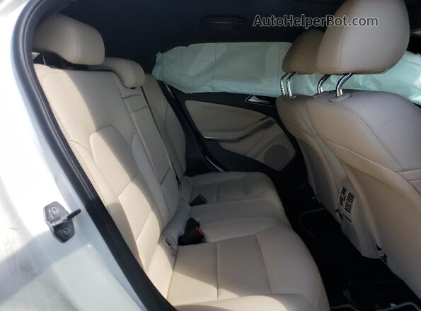 WDCTG4EB5KU000348 2019 MERCEDES-BENZ GLA Белый Вид задней части салона