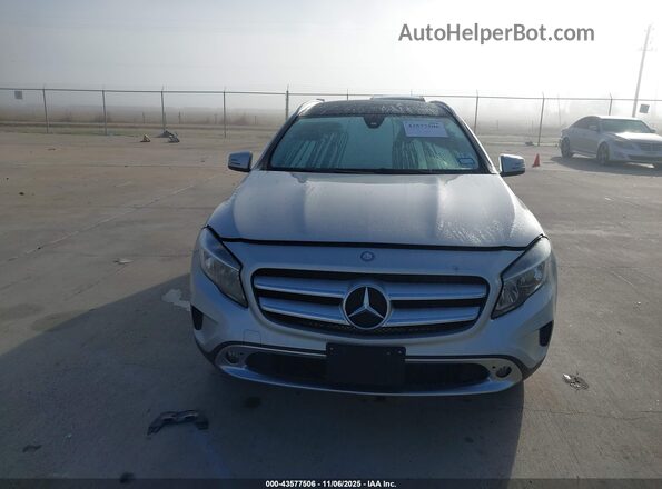 WDCTG4EB8GJ230331 2016 MERCEDES-BENZ GLA 250 Silver Vista del cuadro de instrumentos