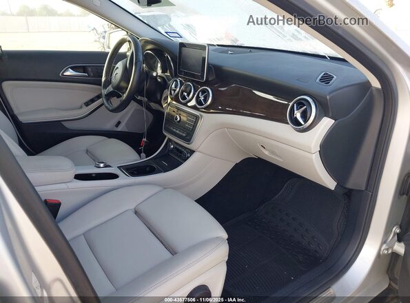 WDCTG4EB8GJ230331 2016 MERCEDES-BENZ GLA 250 Silver Vista interior delantera
