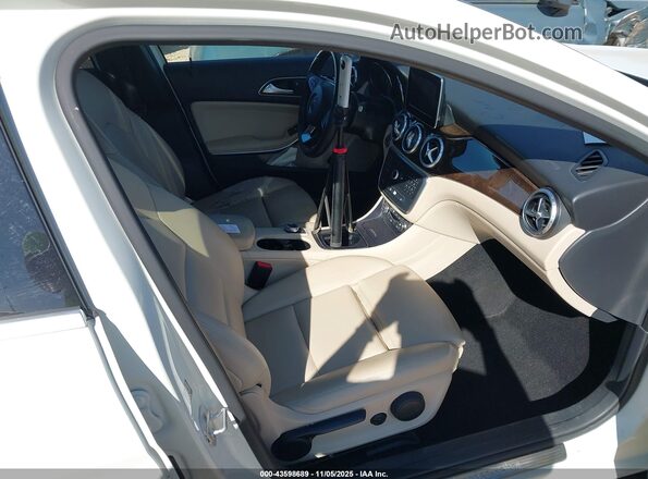 WDCTG4EB8GJ270800 2016 MERCEDES-BENZ GLA 250 White Սալոնի դիմացի տեսք