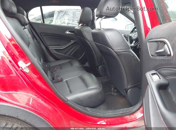 WDCTG4EB9HJ299904 2017 MERCEDES-BENZ GLA 250 Red Вид наклейки з VIN-кодом