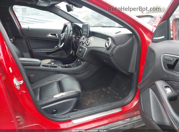 WDCTG4EB9HJ299904 2017 MERCEDES-BENZ GLA 250 Red Вид салону спереду