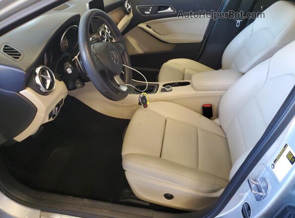 WDCTG4GB2LU024024 2020 MERCEDES-BENZ GLA Silver Widok wnętrza z przodu