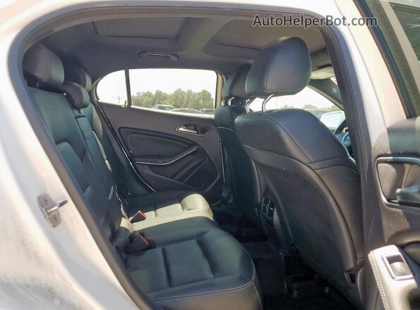 WDCTG4GB5LU021148 2020 MERCEDES-BENZ GLA White Widok wnętrza z tyłu