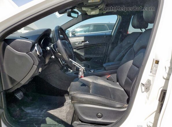 WDCTG4GB5LU021148 2020 MERCEDES-BENZ GLA White Widok wnętrza z przodu