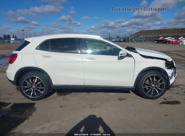 WDCTG4GB8HJ361029 2017 MERCEDES-BENZ GLA 250 Белый Вид задней части салона