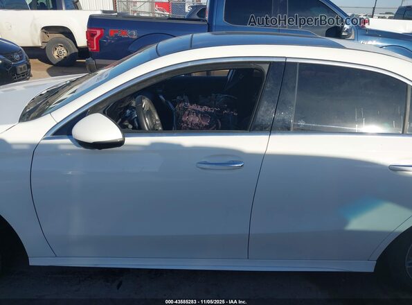 WDD3G4EB2KW001800 2019 MERCEDES-BENZ A 220 White Սալոնի 360 աստիճան տեսք
