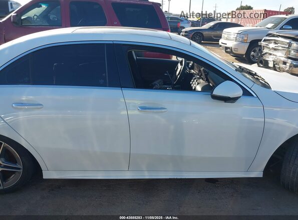 WDD3G4EB2KW001800 2019 MERCEDES-BENZ A 220 White Սալոնի հետևի տեսք