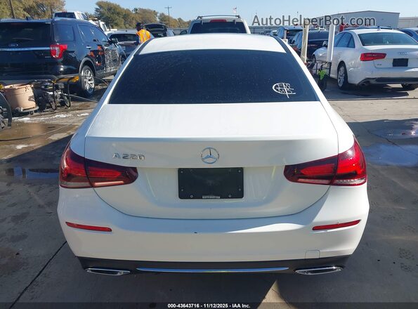 WDD3G4EB9KW000515 2019 MERCEDES-BENZ A 220 White 
