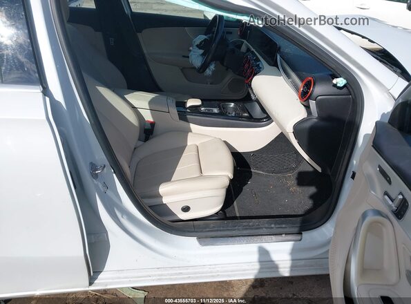 WDD3G4FB8LW041900 2020 MERCEDES-BENZ A 220 White 