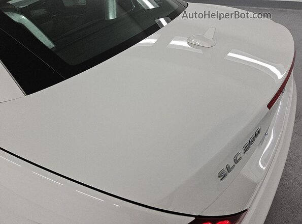WDDPK3JA1JF155470 2018 MERCEDES-BENZ SLC White 