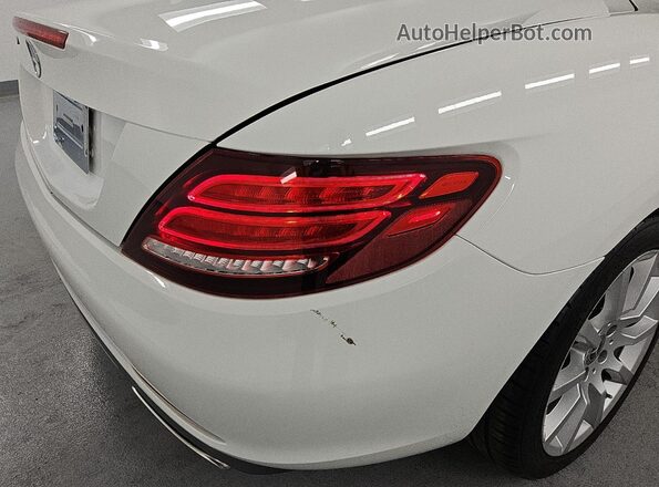 WDDPK3JA1JF155470 2018 MERCEDES-BENZ SLC White 