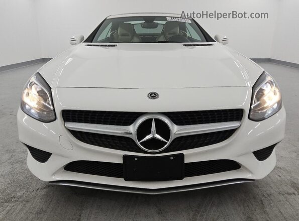 WDDPK3JA1JF155470 2018 MERCEDES-BENZ SLC White Widok z przodu