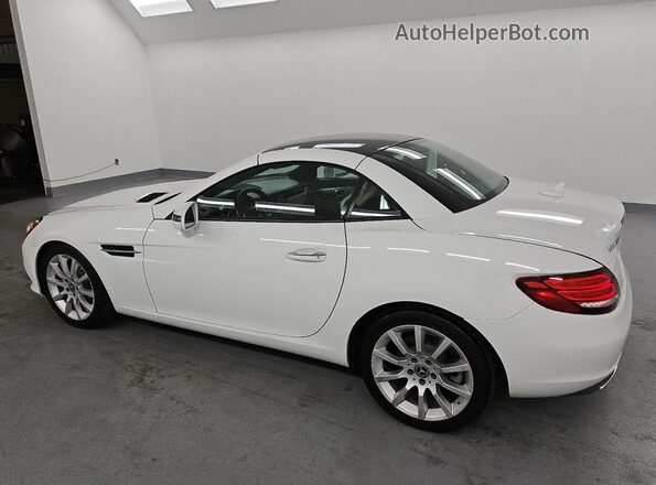 WDDPK3JA1JF155470 2018 MERCEDES-BENZ SLC White Tył lewy