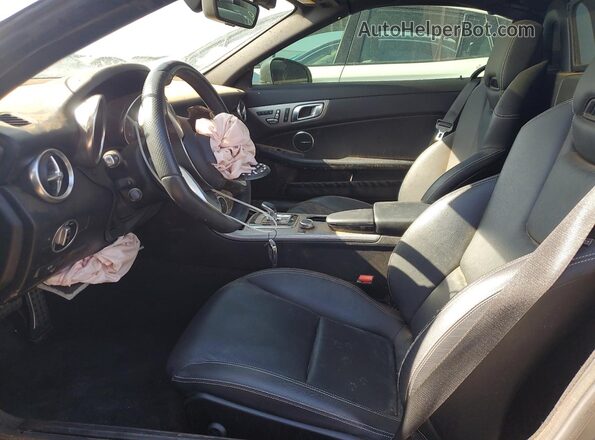 WDDPK3JA5HF139010 2017 MERCEDES-BENZ SLC Серый Вид салона спереди