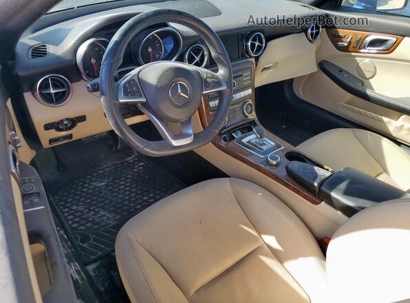 WDDPK3JA7HF137940 2017 MERCEDES-BENZ SLC Blue Առջևի վահանակի տեսք