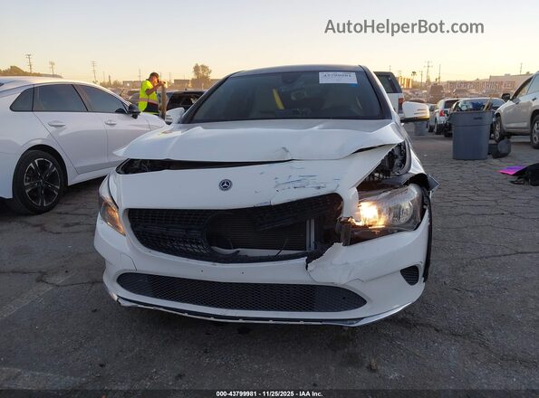 WDDSJ4EB2JN681165 2018 MERCEDES-BENZ CLA 250 White Vista del cuadro de instrumentos