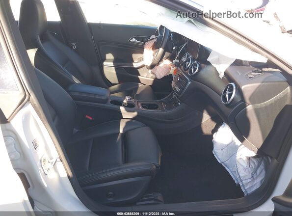 WDDSJ4EB6JN518440 2018 MERCEDES-BENZ CLA 250 White Vista interior delantera