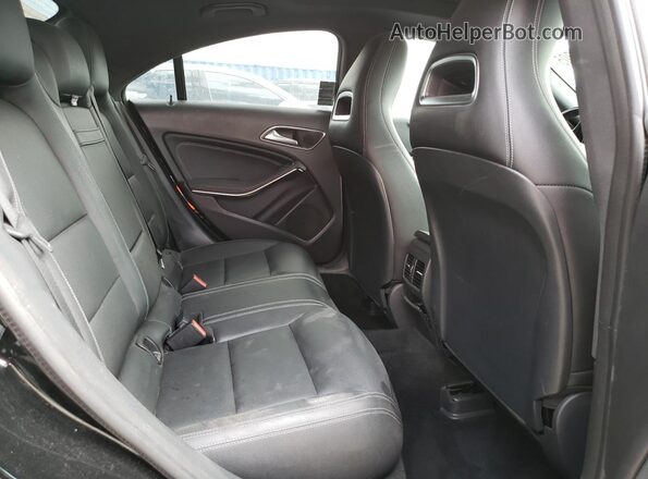 WDDSJ4EB6KN699377 2019 MERCEDES-BENZ CLA-CLASS Black Widok tylnych siedzeń
