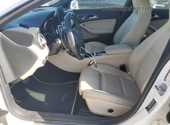 WDDSJ4EB9KN752444 2019 MERCEDES-BENZ CLA-CLASS White Вид салону спереду