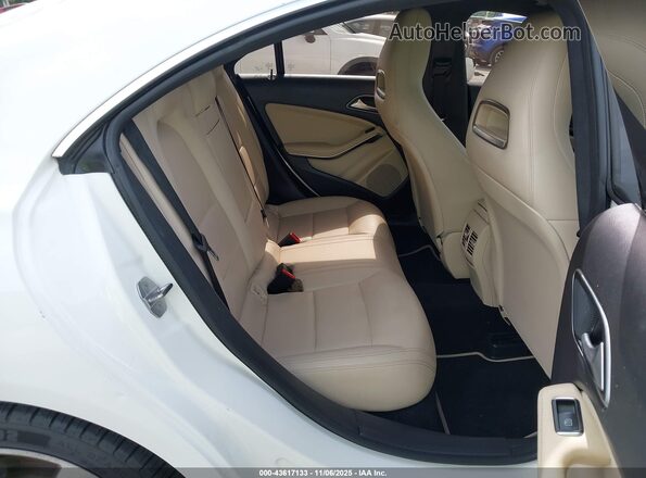 WDDSJ4EBXKN722126 2019 MERCEDES-BENZ CLA 250 White VIN sticker view