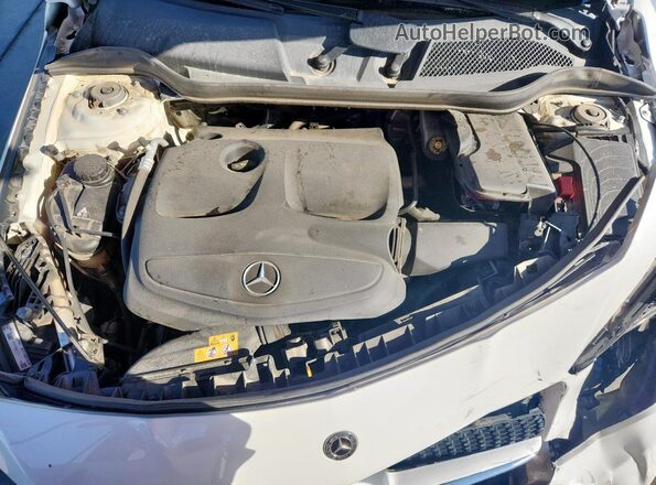 WDDSJ4EBXKN755661 2019 MERCEDES-BENZ CLA-CLASS White Widok wnętrza z tyłu