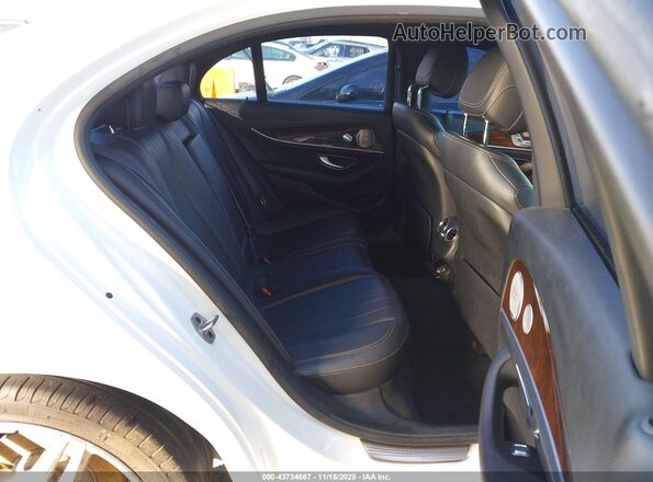 WDDZF4JBXKA580776 2019 MERCEDES-BENZ E-CLASS White Вид наклейки з VIN-кодом